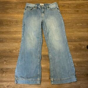 Women's Shyanne flare jeans size 32
